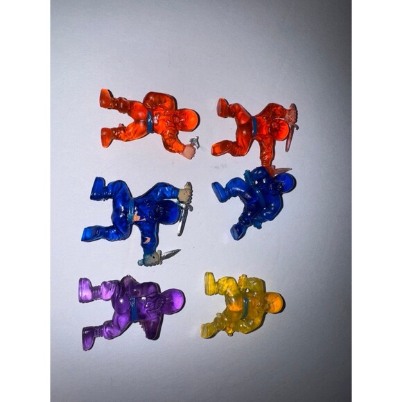 Bundle of figures - Picture 6 of 8